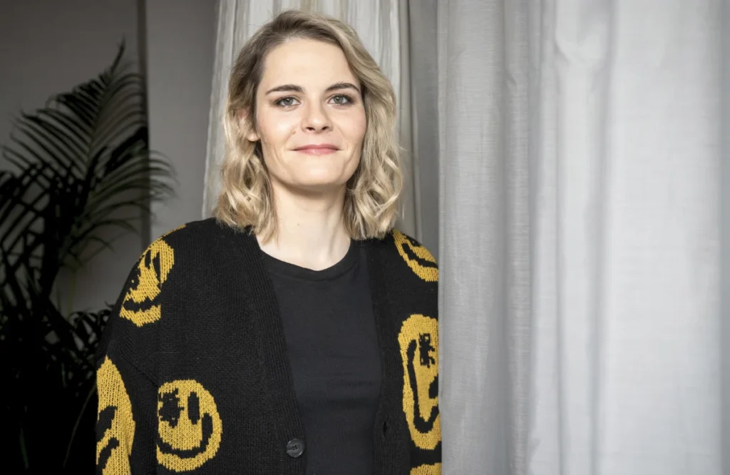 Hazel Brugger Vermögen Wie reich ist die Schweizer Komikerin wirklich?